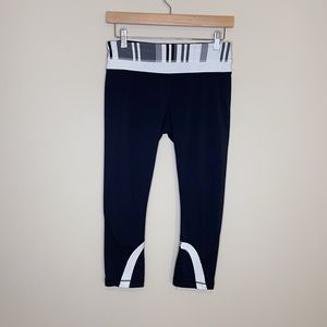 Lululemon Run Inspire Crop II Black/Groovy Stripe Nimbus/White Leggings Size 6